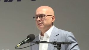 POKUŠAVAJU POLITIČKI DA UBIJU VUČIĆA Lider naprednjaka Vučević zgrožen blokaderskom dehumanizacijom predsednika: U nedostatku programa serviraju mržnj