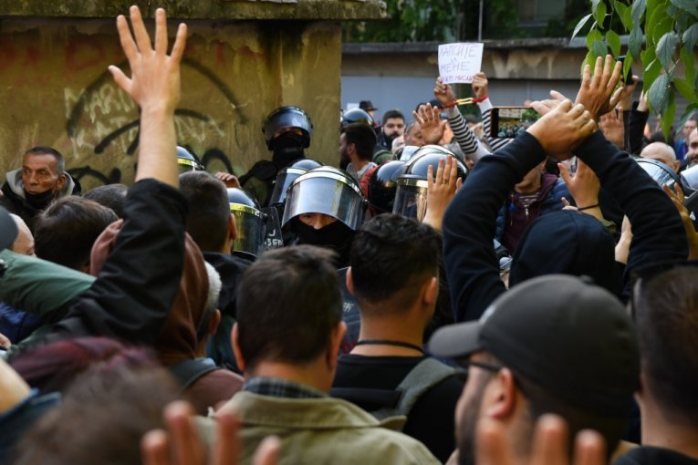 POTPUNI KOLAPS NA BLOKADERSKOJ LISTI! Neki ucenama primorani da "sami odustanu", drugi glasno otkačili blokadere - OPŠTI POTOP I MASOVNA BEŽANIJA!