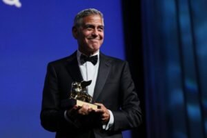 PRESTIŽNA NAGRADA OTIŠLA U RUKE SLAVNOG ZAVODNIKA! Svečano otvoreno  83. izdanje NAJSTARIJEG FILMSKOG FESTIVALA! (GAERIJA)