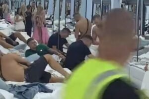 PRVI OKRŠAJ U "ELITI 10"! Obezbeđenje ima PUNE RUKE POSLA, sve se zakuvalo OKO ANELI! (GALERIJA)