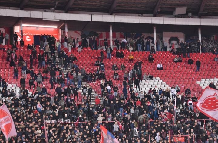 PUKLA PETARDA! Radnički razbio Mladost iz Lučana!