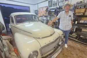Petar sa svojim oldtajmerom iz 1963. kreće na put od Srbije do Nemačke: Mesto na koje ide odabrao zbog njega! FOTO