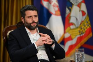 "Pokušali da me napadnu, prvo verbalno, a potom i fizički"! Oglasio se Šapić povodom optužbi da je napao odbornicu Kreni-Promeni