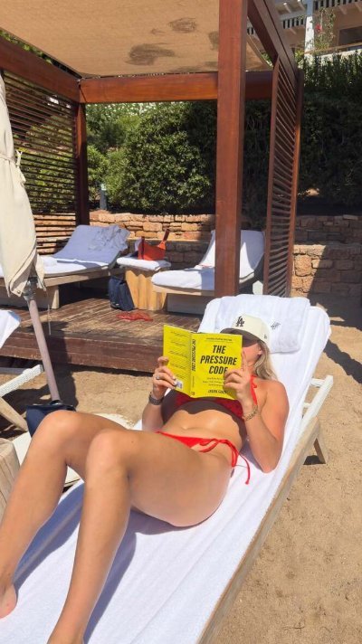 SABALENKA SE SKINULA! Gori internet - isplivale vrele fotke sa mora (FOTO)