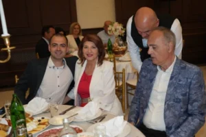 SIN ACE I BILJE DANAS ZAPOČINJE NOVI ŽIVOT! Završio težak fakultet sa izuzetnm uspehom, a sada ga čeka VELIKI IZAZOV!