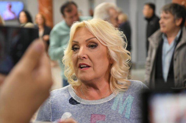 SNEŽANA ĐURIŠIĆ PRODALA VILU NA DEDINJU! Upala u dugove od 30 MILIONA, evo gde pevačica SADA ŽIVI