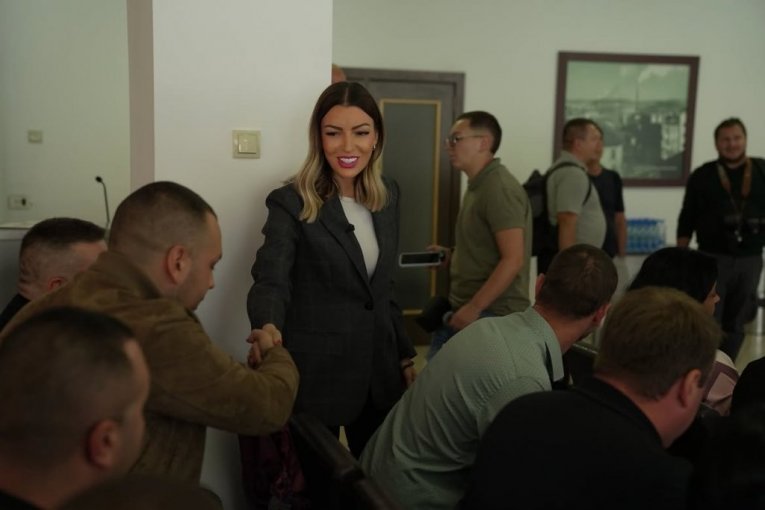"SRBIJA MORA DA IDE NAPRED - RADOM, REDOM I REZULTATIMA!" Adrijana Mesarović sa narodom u Borskom i Zaječarskom okrugu: DOSTA JE BLOKADA, NASILJA I HAOSA! (FOTO)