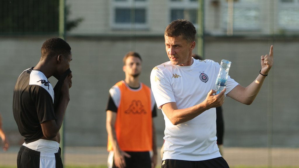 Saša Ilić posle poraza od Zvezde opleo po sudijama: Nikada se nisam oglašavao, ali...
