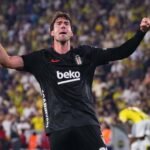 TURCI PONIZILI DUŠANA VLAHOVIĆA! Možete li da verujete šta mu rade posle derbija Fenerbahče - Bešiktaš!