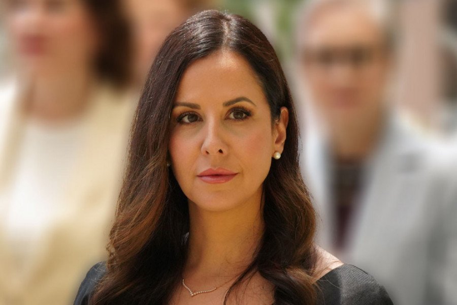Tamara Vučić ODUŠEVILA modnim izborom: Hrabro spojila BORDO i PINK, a elegantno odelo je pun pogodak (GALERIJA)
