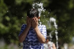 Temperatura pala za 15 stepeni, ali leto se uskoro vraća?! Od ovog datuma ponovo 30 stepeni, evo šta nas čeka!