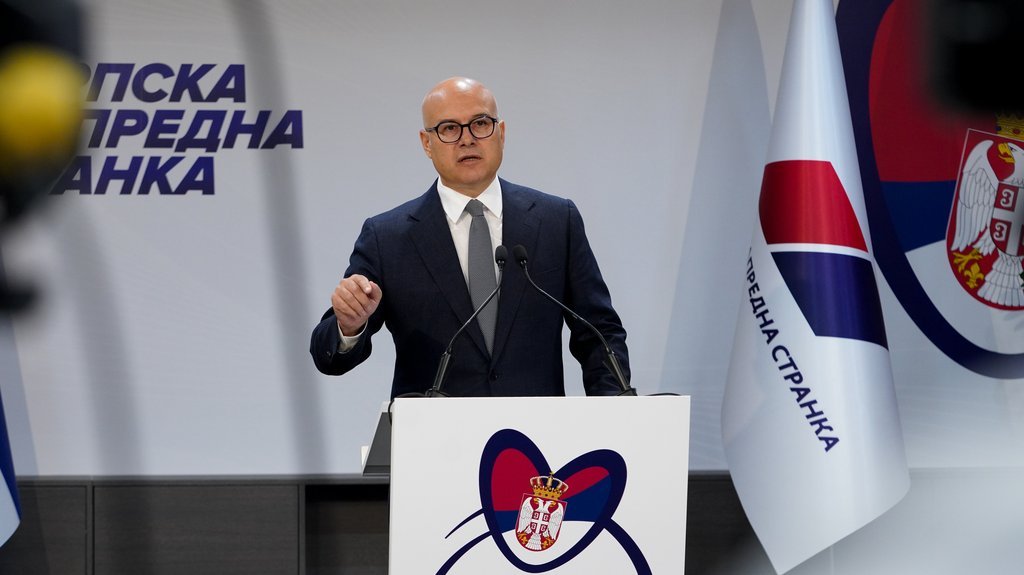 VUČIĆ JE DRŽAVNIK KOJI ZNA ŠTA JE ODGOVORNOST I BESKOMPROMISNA BORBA ZA SRBIJU Vučević: Svaki glas za druge liste je glas za blokadere, haos i podele