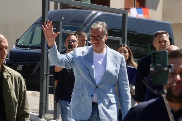 VUČIĆ NASTAVLJA OBILAZAK SRBIJE! Danas u poseti Severnobanatskom okrugu!
