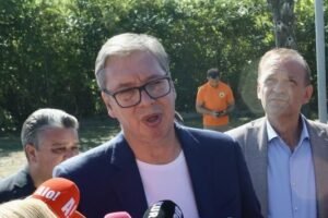 VUČIĆ NE KRIJE TUGU! Vučić reagovao zbog cepanja sveska sa natpisima Ekspo; Nešto sa nama nije u redu, sa svima nama!