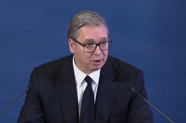 VUČIĆ PODNOSI OSTAVKU! Poslednje put se obraća sa mesta predsednika Srbije
