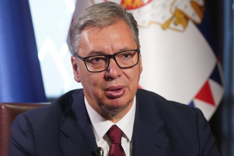 Vučić čestitao Dan artiljerije: Država ulaže značajna sredstva u modernizaciju