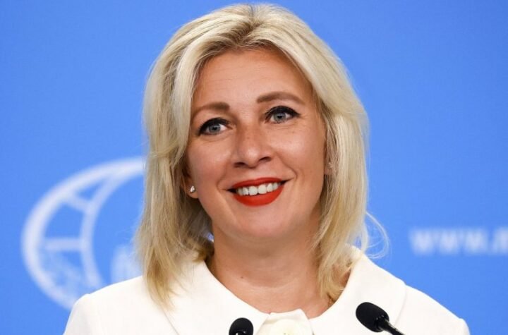 "ZELENSKI JE MENTALNO OBOLELI TERORISTA!" Zaharova BRUTALNO udarila na ukrajinskog predsednika, nije štedela reči!