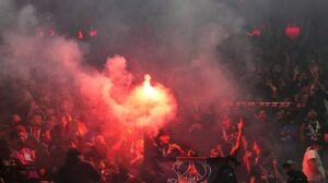 Žestoko pred 180. derbi: Grobari i Delije se gađali bakljama, policija bila u blizini