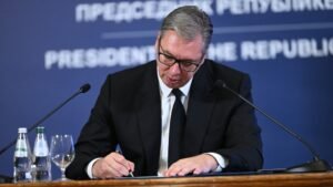 'IMAJU NEVEROVATAN PIK NA ŽENE' Vučić o napadu na devojku (26) od strane blokadera u Nišu: Ljudi su počeli da im se suprotstavljaju! Napadač priveden