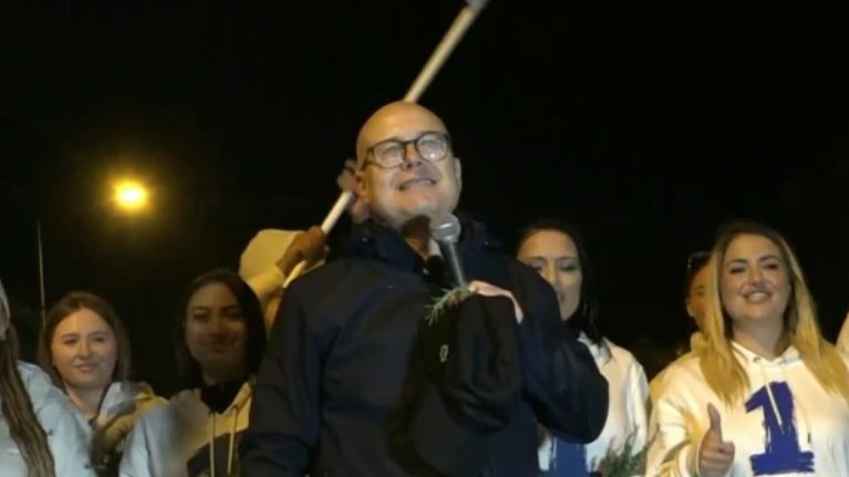 'OVO JE DOBRA KIŠA, NAJAVLJUJE DOBRE DANE I GODINU!' Poruka Vučevića koja je odjeknula među okupljenima: Jedna lista, jedan narod, jedna država!
