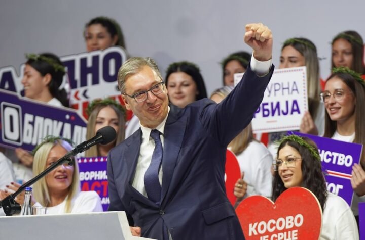 'Veliki si, Aleksandre' Član SNS poslao snažnu poruku Vučiću: Vratićeš se jači nego ikada