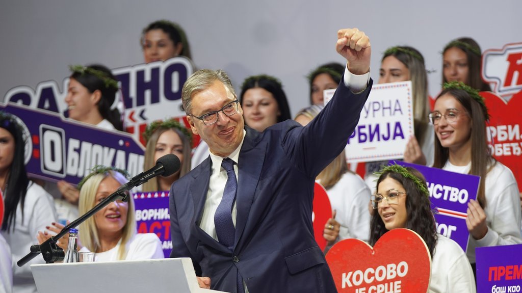 'Veliki si, Aleksandre' Član SNS poslao snažnu poruku Vučiću: Vratićeš se jači nego ikada