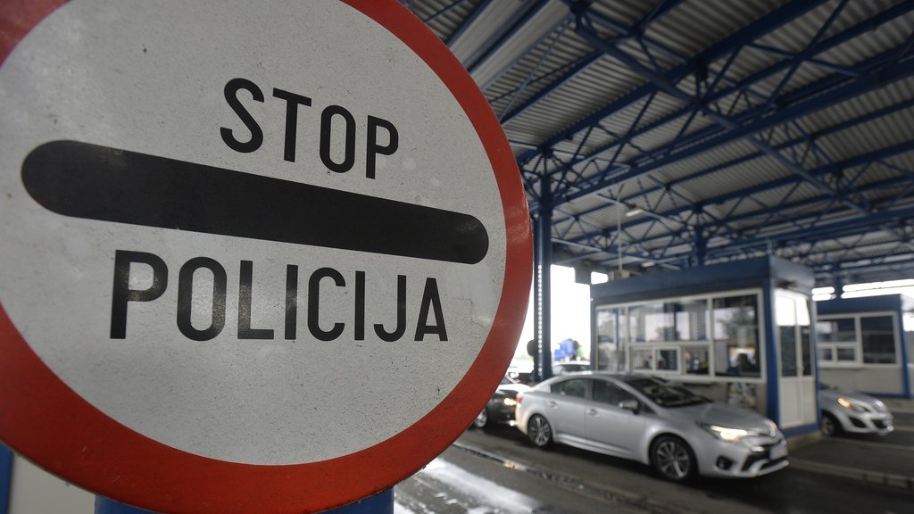 AMSS objavio stanje na granicama: Kamioni u Batrovcima stoje, evo gde nema gužve