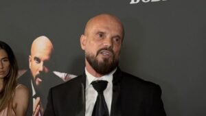 BOBAN RAJOVIĆ UDARIO NA KOLEGE ZBOG JAKOVA JOZINOVIĆA, PEVAČICA GA RASTAVILA NA DEOVE: Gde su oni koji su trćali da mu budu gosti?!