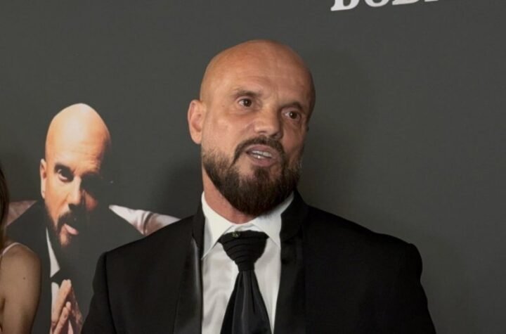 BOBAN RAJOVIĆ UDARIO NA KOLEGE ZBOG JAKOVA JOZINOVIĆA, PEVAČICA GA RASTAVILA NA DEOVE: Gde su oni koji su trćali da mu budu gosti?!