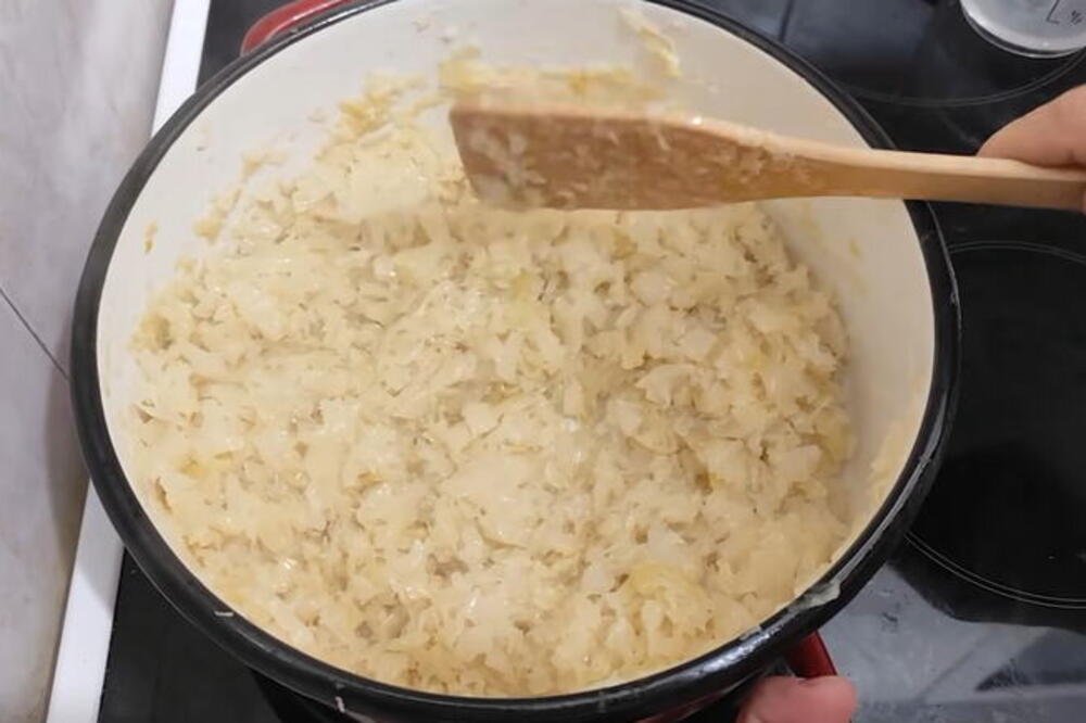 Da li ste probali musaku sa kiselim kupusom? Kombinacija sastojaka je pun pogodak, a ne zahteva trud