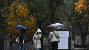Danas ne izlazite bez jakne i kišobrana: Hladno jutro, promenljivo vreme i temperatura do 20 stepeni