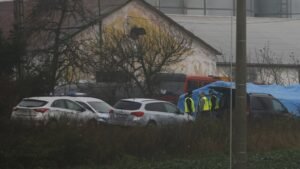 HOROR U ŠKOLI: Mladić izvadio NOŽ i krenuo u KRVAVI PIR - Ima povređenih