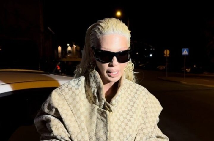 Jelena Karleuša, pevačica