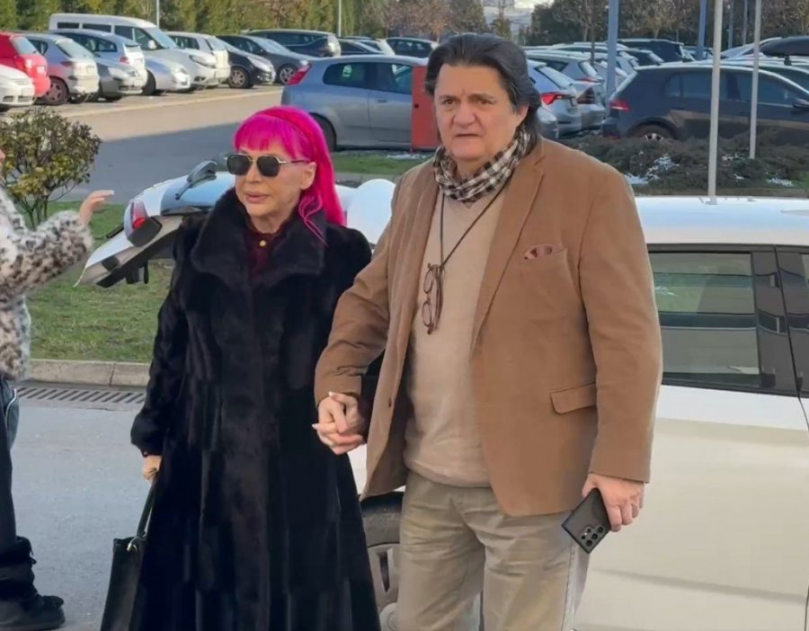 KEMIŠU SE USIJAO TELEFON OD POZIVA! Nakon što su ISPLIVALE INFORMACIJE O STANJU Zorice Brunclik reagovala estrada - ONI SU JOJ PRUŽILI PODRŠKU tad!