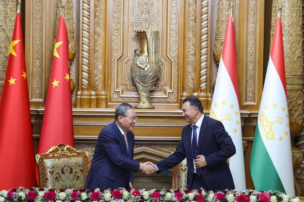 Li Ćijang: Kina spremna da unapredi saradnju sa Tadžikistanom u okviru inicijative „Pojas i put“