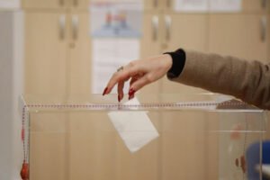 Lista "Aleksandar Vučić - Ujedinjena Srbija" vodi sa 7,4 odsto: Objavljeno glavno istraživanje IPSOS-a pred izbore
