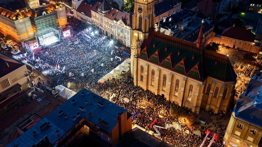 NA TRGU SLOBODE 110.000 LJUDI! Oglasio se MUP o velikom skupu liste 'Aleksandar Vučić - Ujedinjena Srbija' u Novom Sadu (FOTO)