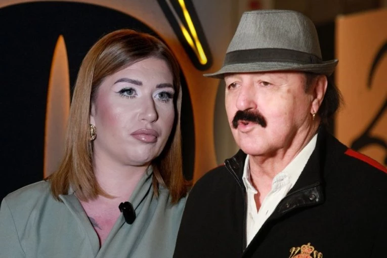 NAŠA PEVAČICA NAPRAVILA SKANDAL U EMISIJI: Raskrinakala sve detalje o AFERI sa Harisom, pa napala Sandru!