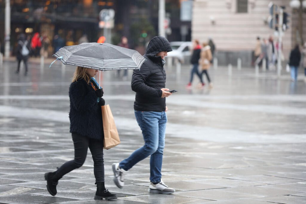 Ne dajte da vam kiša natopi cipele: 7 jednostavnih načina da zaštitite obuću od vlage