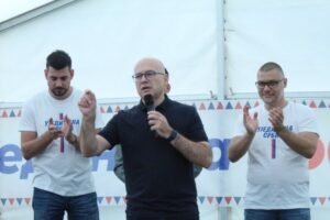OGLASIO SE VUČEVIĆ: Skup u Novom Sadu biće najveći u izbornoj kampanji SNS!