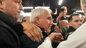 OVAKO SU NAVIJAČI PARTIZANA DOČEKALI ŽELJKA OBRADOVIĆA: Vulkan emocija u Areni! Žoc je po ulazu u halu uradio nešto što je razgalilo grobare