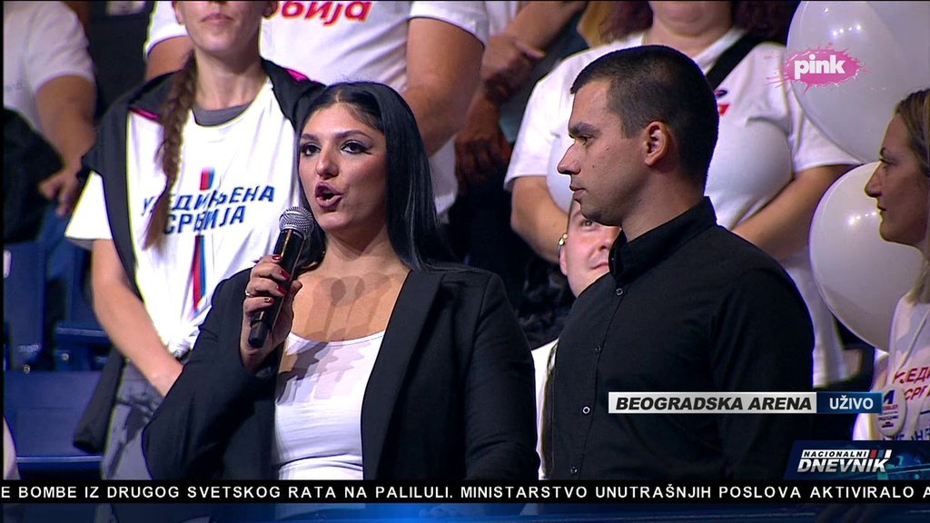 "OVE GODINE SMO DOBILI KLJUČEVE OD NAŠEG PRVOG STANA, TO NE BISMO MOGLI SAMI" Mladi bračni par sa skupa liste "Ujedinjena Srbija" poslao jasnu poruku