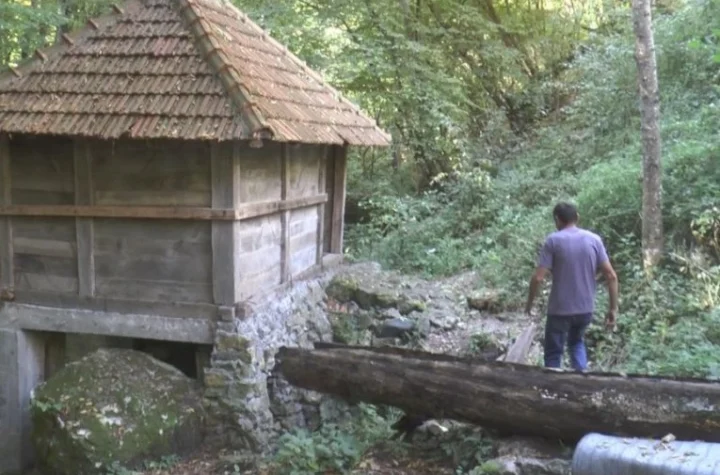 OVO JE VODENICA KOJU ČUVA VAMPIR SAVA SAVANOVIĆ! Meštanima i dalje budi jezu, a kažu da se u nju ne ulazi bez KOLCA I BELOG LUKA! (FOTO)