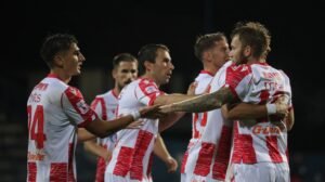 PALA PETARDA NA MARAKANI: Fudbaleri Crvene zvezde deklasirali lučansku Mladost