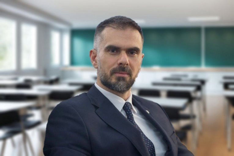 SJAJNE VESTI ZA NOVOSAĐANE Gradonačelnik Žarko Mićin obradovao učenike Jovine gimnazije: Vraćaju se u svoju školu i pre 15. oktobra!