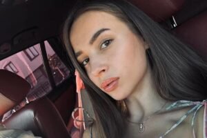 Skandal drma Balkan: Lepa Iva (23) pokosila čoveka, pa misteriozno zbrisala iz zemlje! Zna se šta će biti sa njom