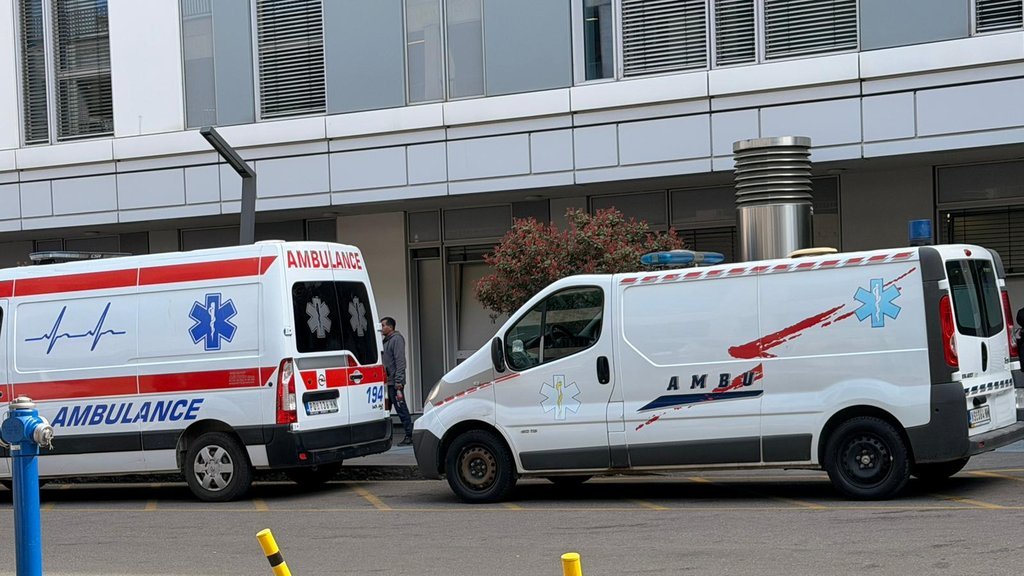 TEŠKA NOĆ U BEOGRADU: Dve osobe teško povređene u saobraćajnim nesrećama, Hitna pomoć imala čak 130 intervencija
