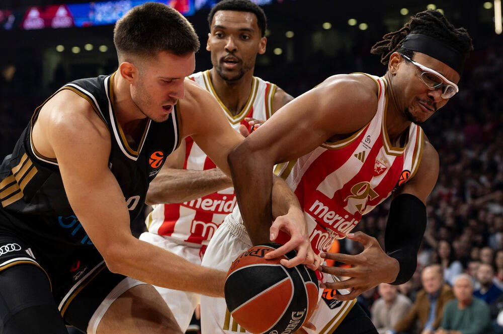 "To je moja odluka..." Paskval drži Petruševa na klupi, Zvezda ga čega raširenih ruku!