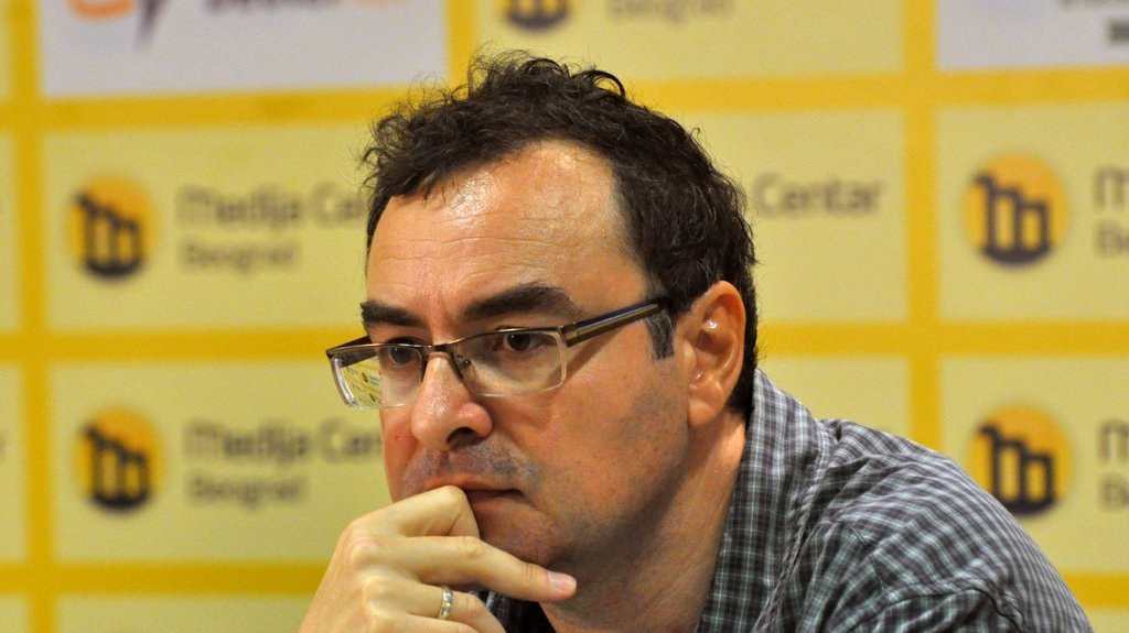 U DVA MINUTA STALA SVA PREVARA 'STUDENTSKE LISTE'! Jovo Bakić još 2009. godine rekao da je u Srebrenici počinjen genocid, a onda nevešto pokušava da p