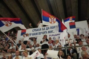 (UŽIVO) HALA JEZERO PUNA, ČEKA SE OBRAĆANJE VUČIĆA: Počeo veliki skup "Ujedinjene Srbije" u Kragujevcu!